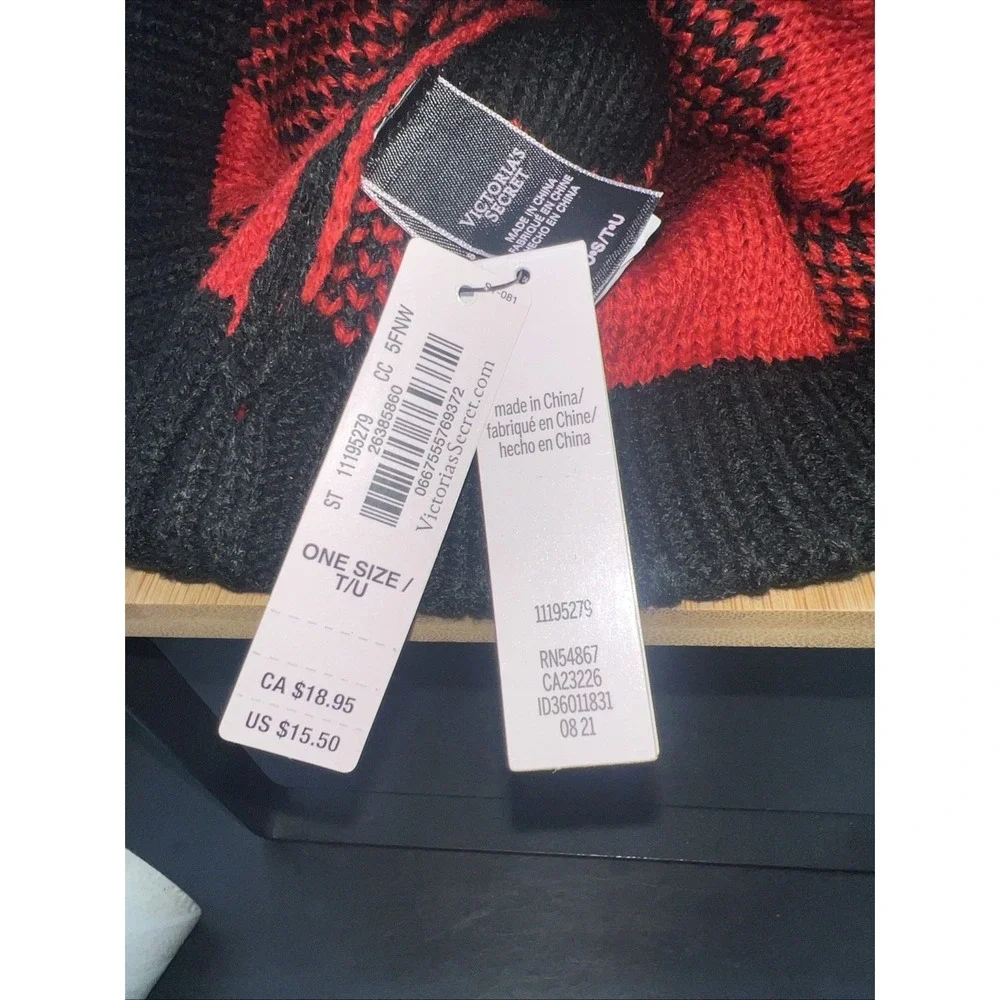 Victoria's Secret Winter Jacquard Pom Pom Beanie Hat Buffalo Plaid Red Black New